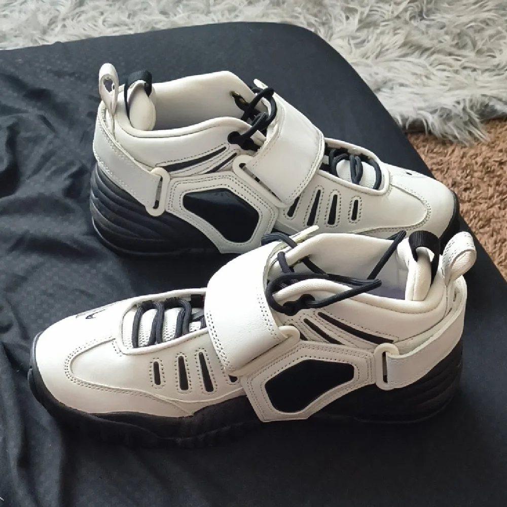 Nike Black and White Athletic Sneakers - Picture 2 of 7